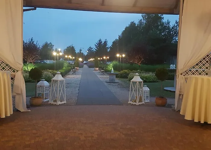 Pokoje Hotelowe Amore Nocleg ze śniadaniem 3*